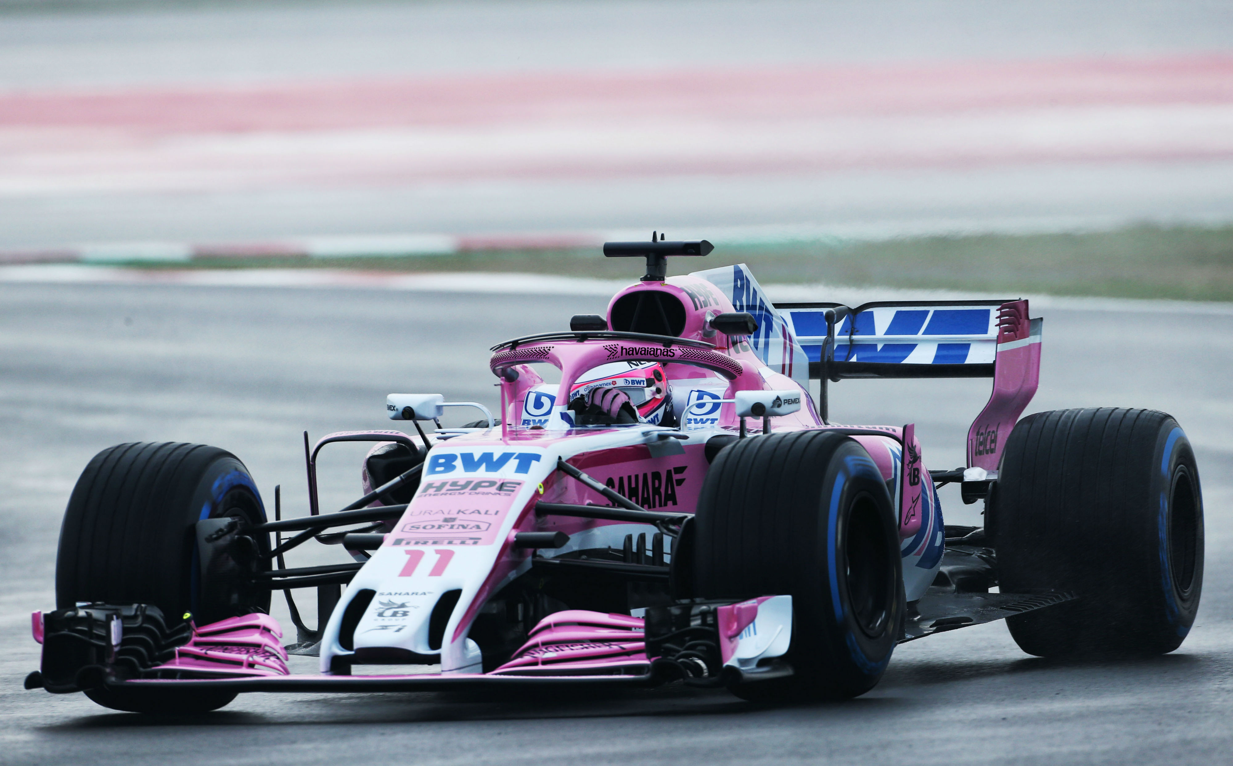 Carro da equipe Force India da Fórmula 1 com logo das Havaianas (DIvulgação)