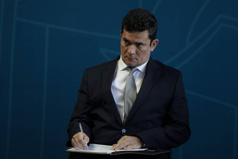 Sergio Moro assina posse como novo ministro de Bolsonaro (Folhapress)