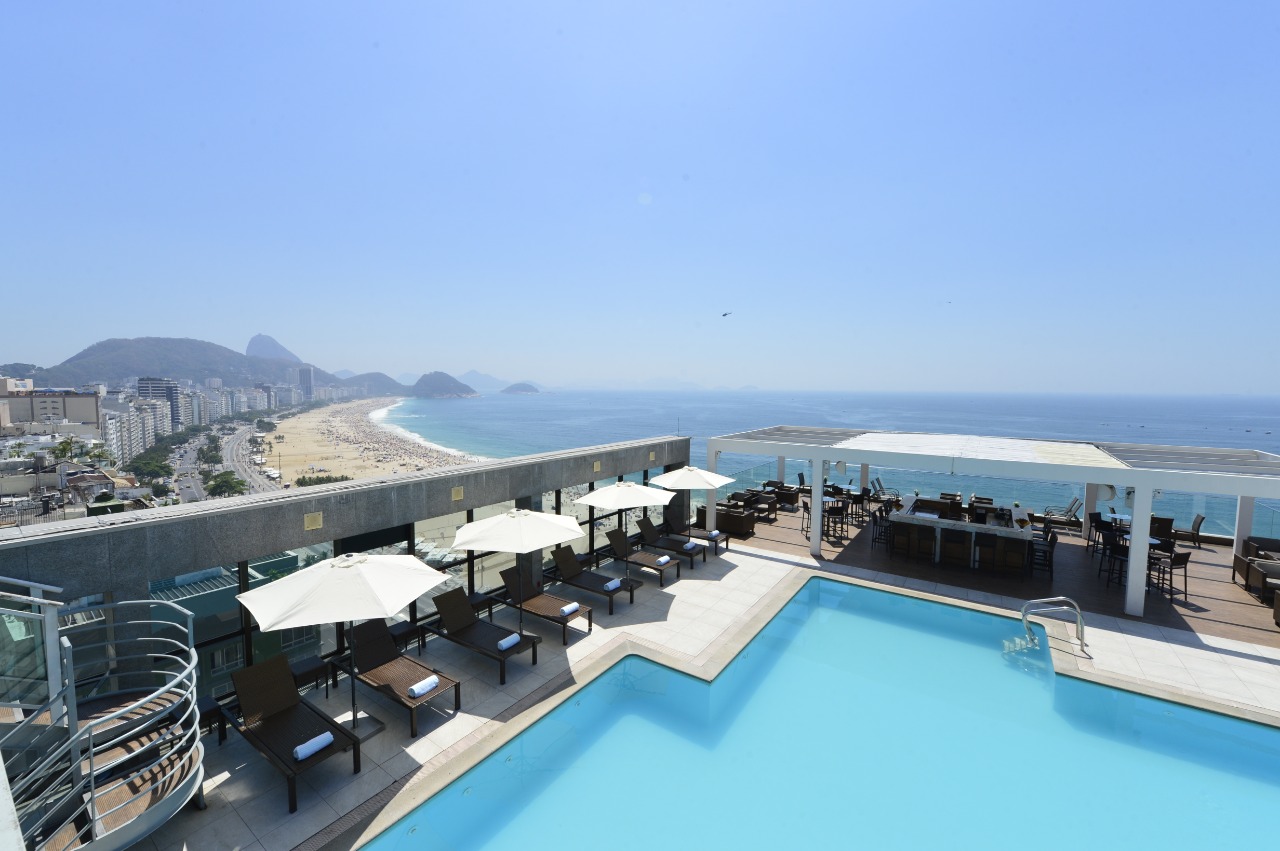 Rooftop do hotel Pestana em Copacabana, na zona sul do Rio de Janeiro (Divulgação)